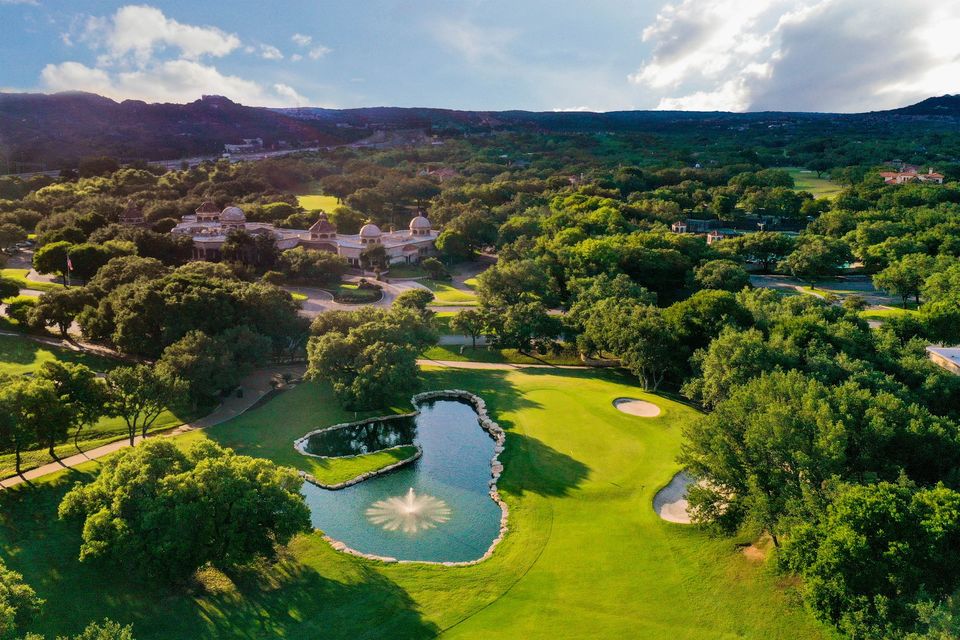 The Dominion Country Club logo